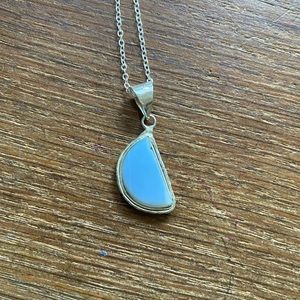 Blue chalcedony gemstone necklace NWOT